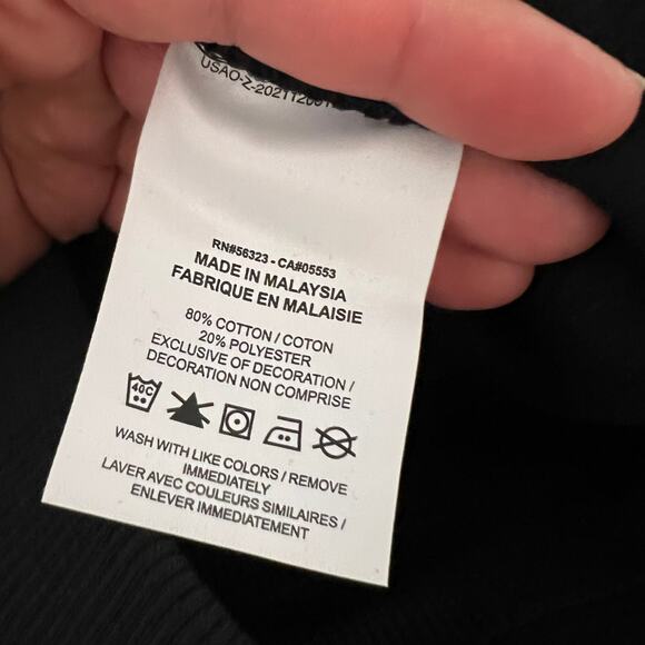 New Nike Standard Fit High-Rise Crop Length Short Black Fleece Sz 3X - Picture 8 of 8